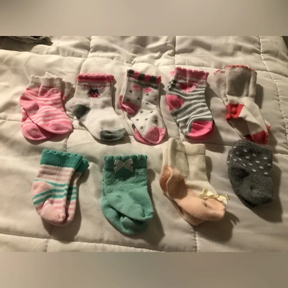 Variety of baby socks - Picture 1 of 2